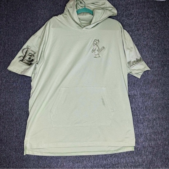 St Louis Cardinal Pro Standard Neutral Hoodie Short Sleeve T-Shirt‎ Men's Medium - Picture 2 of 11
